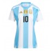 Camisa de Futebol Argentina Lionel Messi #10 Equipamento Principal Mulheres Copa America 2024 Manga Curta